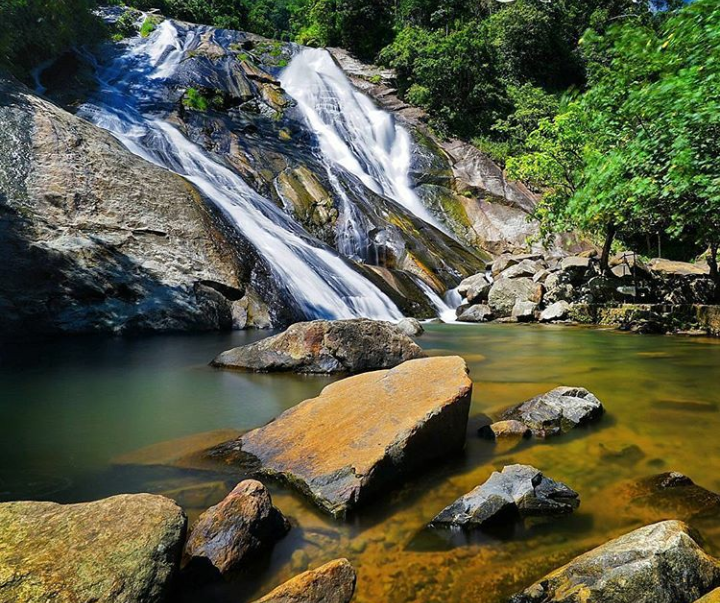  Air Terjun Bayang Sani Pesisir Selatan