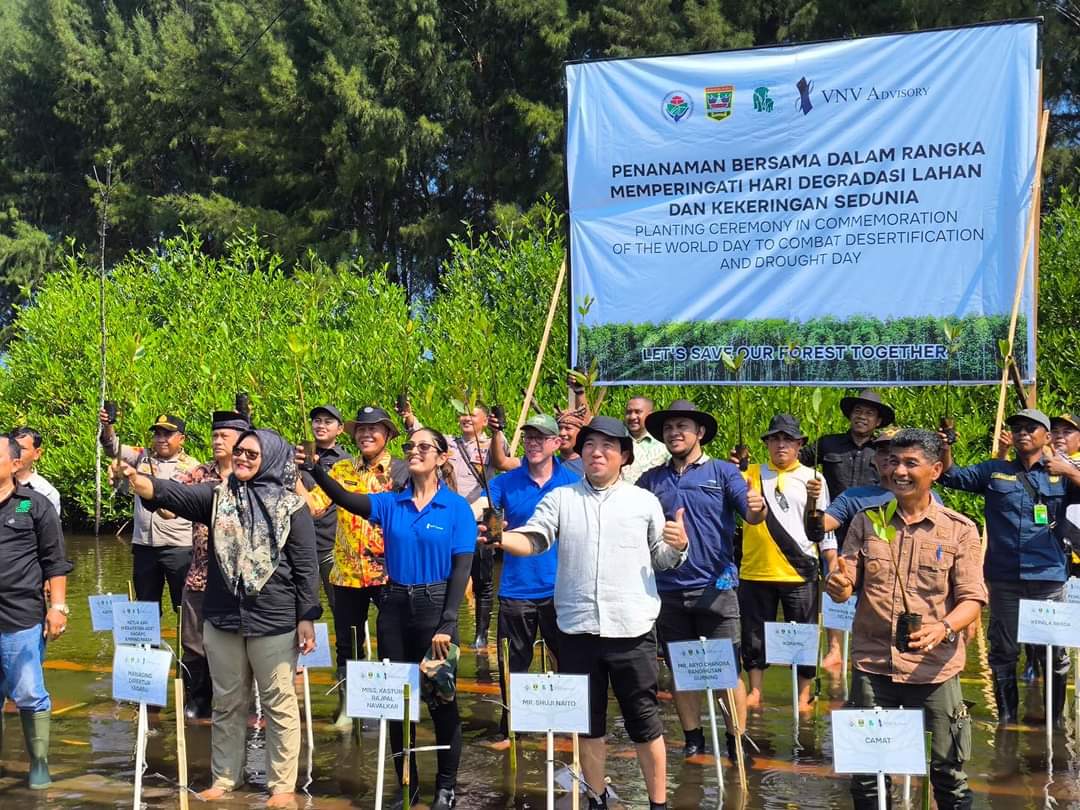 Penanaman Bersama dalam Rangka Memperingati Hari Degradasi Lahan dan Kekeringan Sedunia