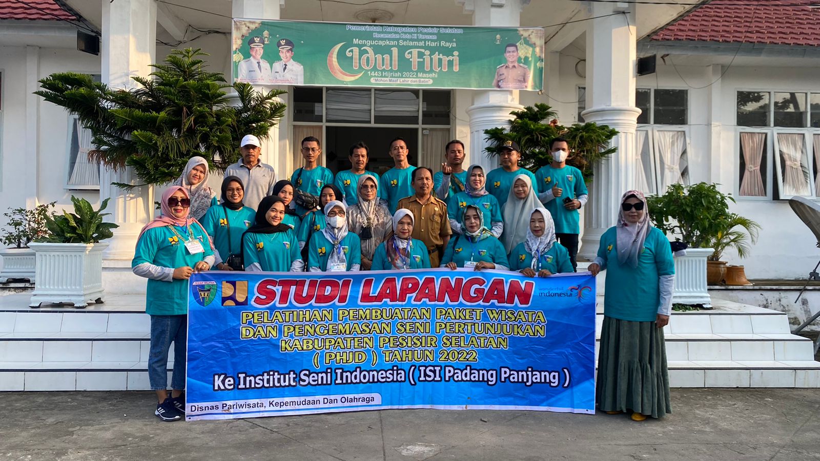 Studi Lapangan Pelatihan Pembuatan Paket Wisata dan Pengemasan Seni Pertunjukan ke Institut Seni Ind